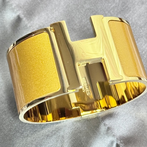 NEW HÈRMES Extra Wide Pink Enamel Rose Gold Plated H Clic Bracelet Bangel - Picture 13 of 16